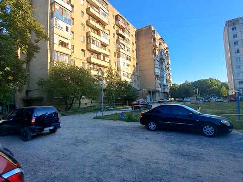 квартира за адресою Василя Комендаря, 84