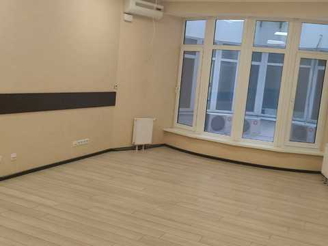 коммерческая по адресу Кловский спуск, 7а