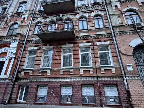 комерційна за адресою Десятинна вул., 7