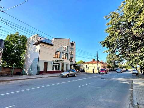 комерційна за адресою Запорізька вул., 1