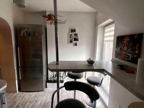 будинок за адресою Степана Бандери, 56