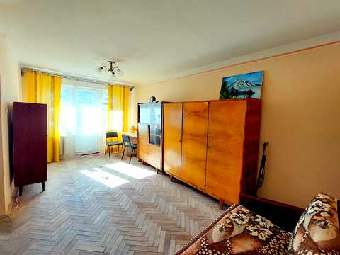 квартира за адресою Таджицька вул., 1