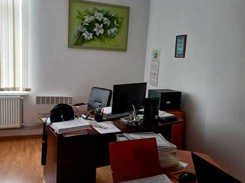 комерційна за адресою Незалежності вул., 4