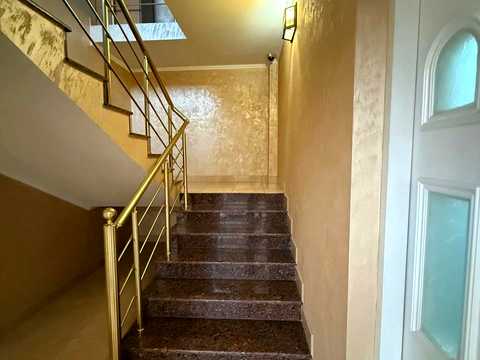 коммерческая по адресу Центральна, 48