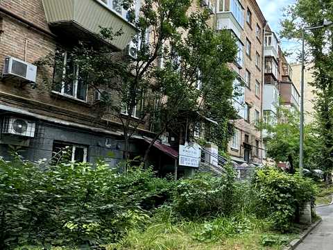комерційна за адресою Джона Маккейна вул. (Івана Кудрі), 38