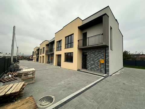 будинок за адресою Дорошенка, 8