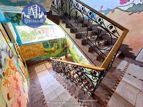 комерційна за адресою смт. Лужани, Центральна, 56