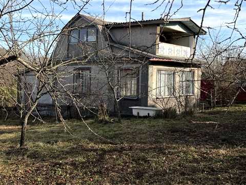 будинок за адресою с. Карпівці, Вишнева, 2