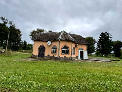 комерційна за адресою Шкільна вул., 22
