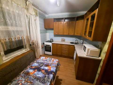 квартира по адресу Салютная ул., 42/46
