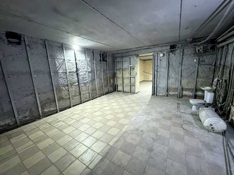 коммерческая по адресу Небесной Сотни ул. (Ленина), 61