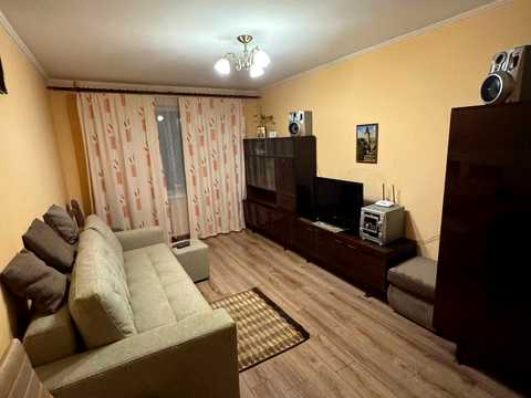 квартира за адресою Наукова вул., 8