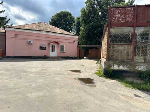 комерційна за адресою Центральна, 19а