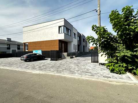 будинок за адресою Кленова вул., 63