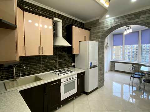 квартира по адресу Андрія Малишка ул. (Льва Толстого), 94