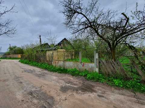 участок по адресу Садова, 8