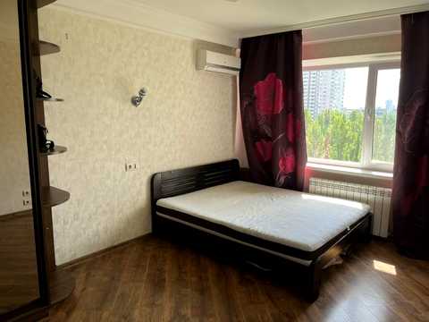 квартира по адресу Ореста Левицкого ул. (Академіка Курчатова), 18