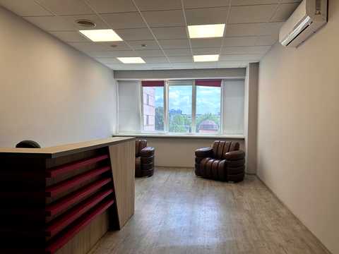 комерційна за адресою Польова вул., 24