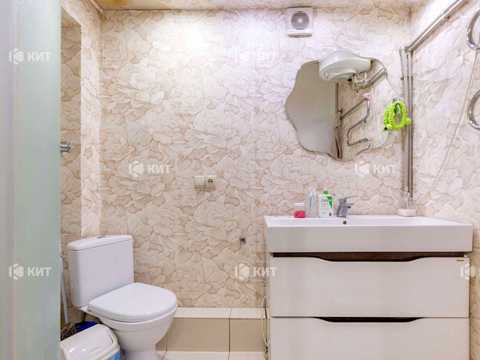 квартира за адресою Конституції пл., 2/2
