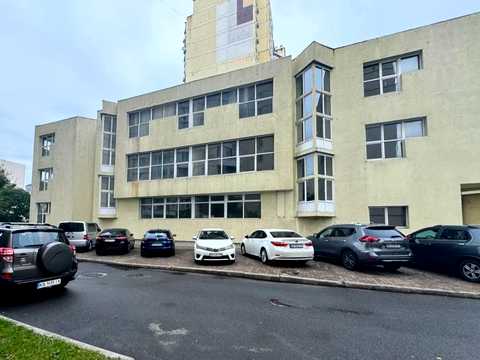 комерційна за адресою Федора Ернста вул., 8а
