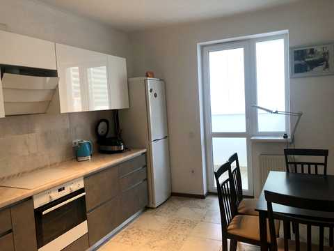 квартира за адресою Сім'ї Кульженків вул. (Петра Дегтяренка), 37