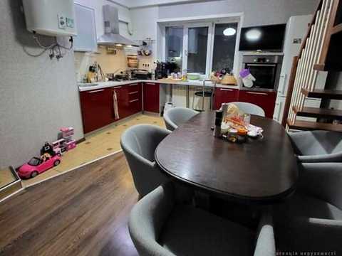 дом по адресу Нагірна