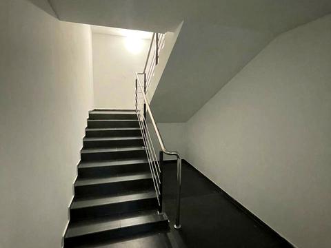 комерційна за адресою Героїв УПА вул., 73б