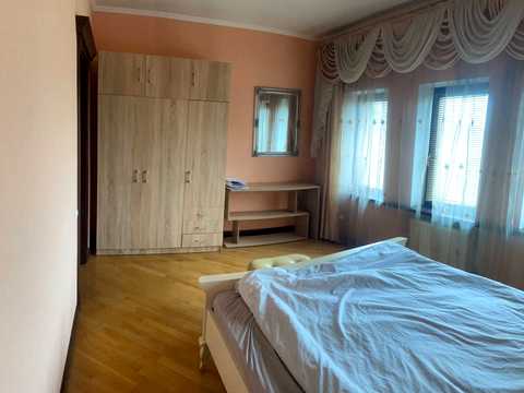 будинок за адресою Академічна вул., 10