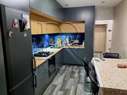 квартира за адресою Героїв Небесної Сотні просп., 18/4