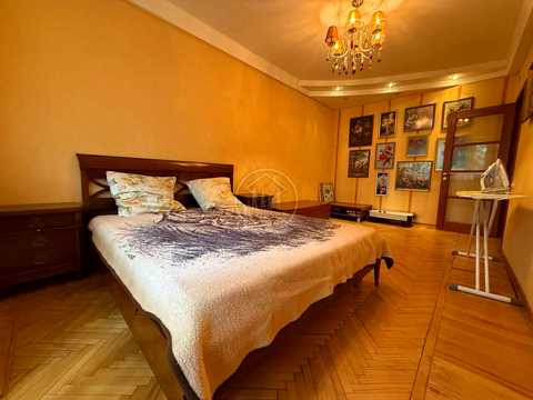 квартира за адресою Космонавтів вул., 6