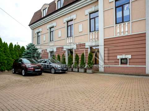 комерційна за адресою Жилянська вул., 97