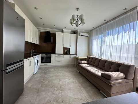 квартира за адресою Практическая, 4