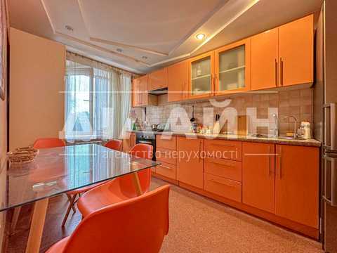 квартира за адресою Українська вул., 35