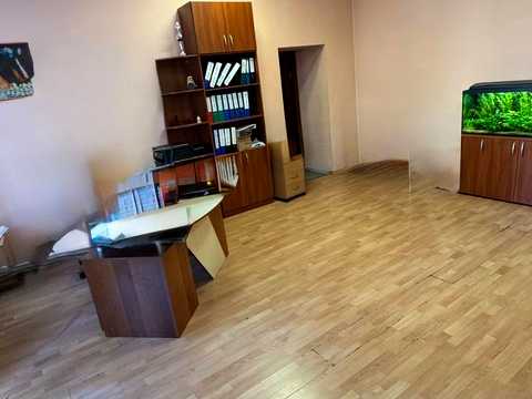 комерційна за адресою Володимира Моссаковського вул. (Клари Цеткін), 1