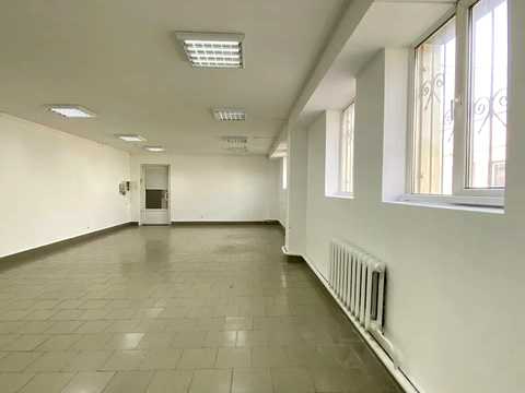 комерційна за адресою Подільська вул., 93