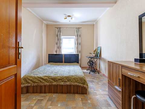 комерційна за адресою Бродівська вул., 7