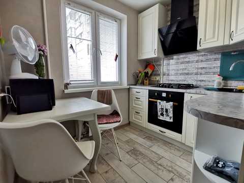 квартира за адресою Озерна вул., 20
