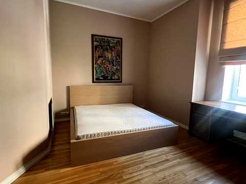 квартира за адресою Шота Руставелі вул., 4