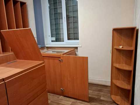 комерційна за адресою Куренівська вул., 21