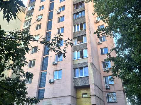 квартира за адресою Зої Гайдай вул., 3