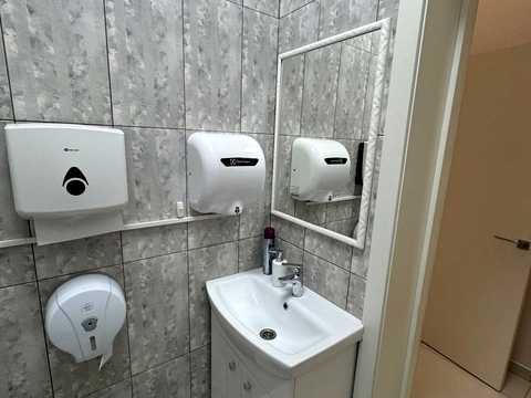 комерційна за адресою Миколи Бажана просп., 17-А