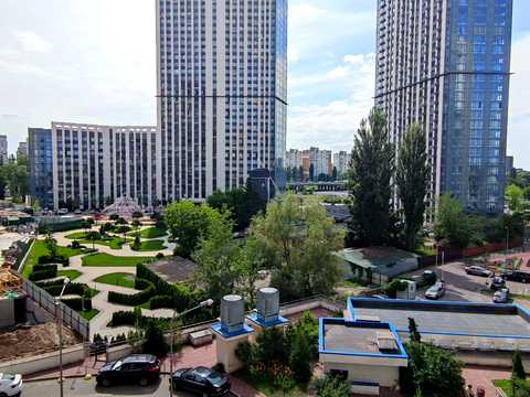 квартира за адресою Академіка Глушкова просп., 9-В