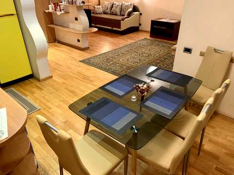 квартира за адресою Анни Ахматової вул., 3