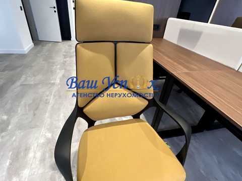 комерційна за адресою Дмитрівська вул., 80