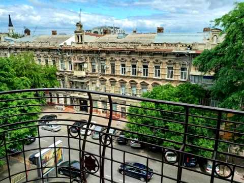 коммерческая по адресу Жуковского, 33