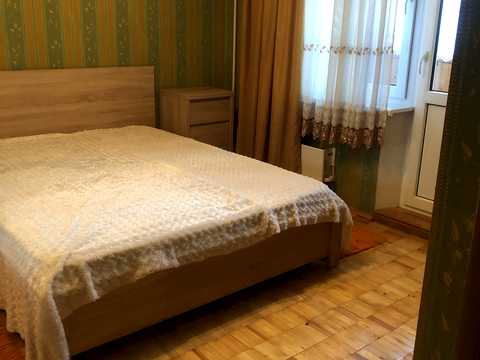 квартира за адресою Феофіла Яновського вул., 1-А