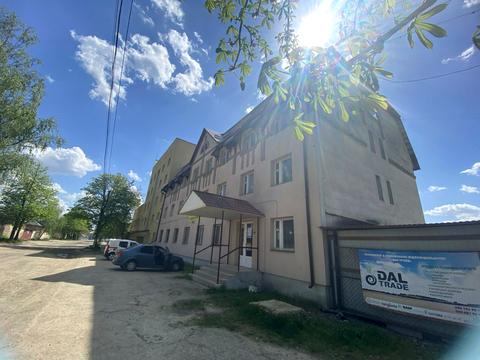 комерційна за адресою Івана Макуха вул., 2а