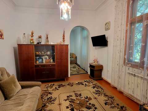 будинок за адресою Небесної Сотні вул. (Московська)
