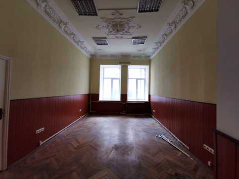 комерційна за адресою Рейтарська вул., 8-5