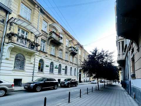 квартира за адресою Олександра Кониського вул. (), 9